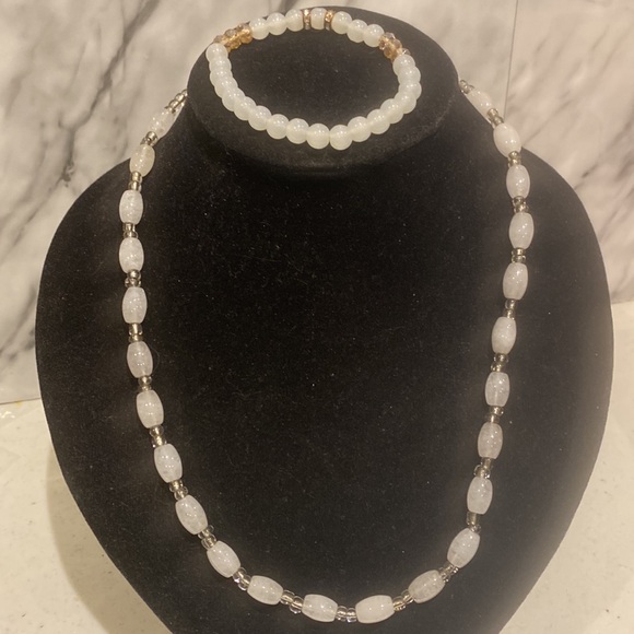 Jewelry - Elegant Beaded clear quartz Necklace & bracelet